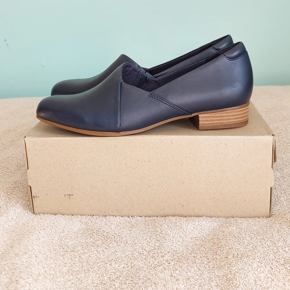 Clarks Juliet Palm Navy Blue Loafers Women's Size 8 Brand New In Box